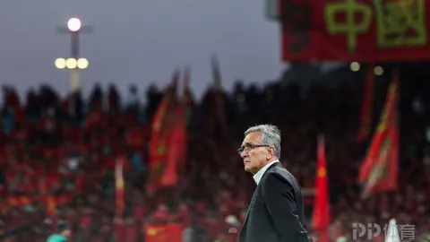 瓦妮莎社交平台头像更新，与科比Gigi壁画同框纪念